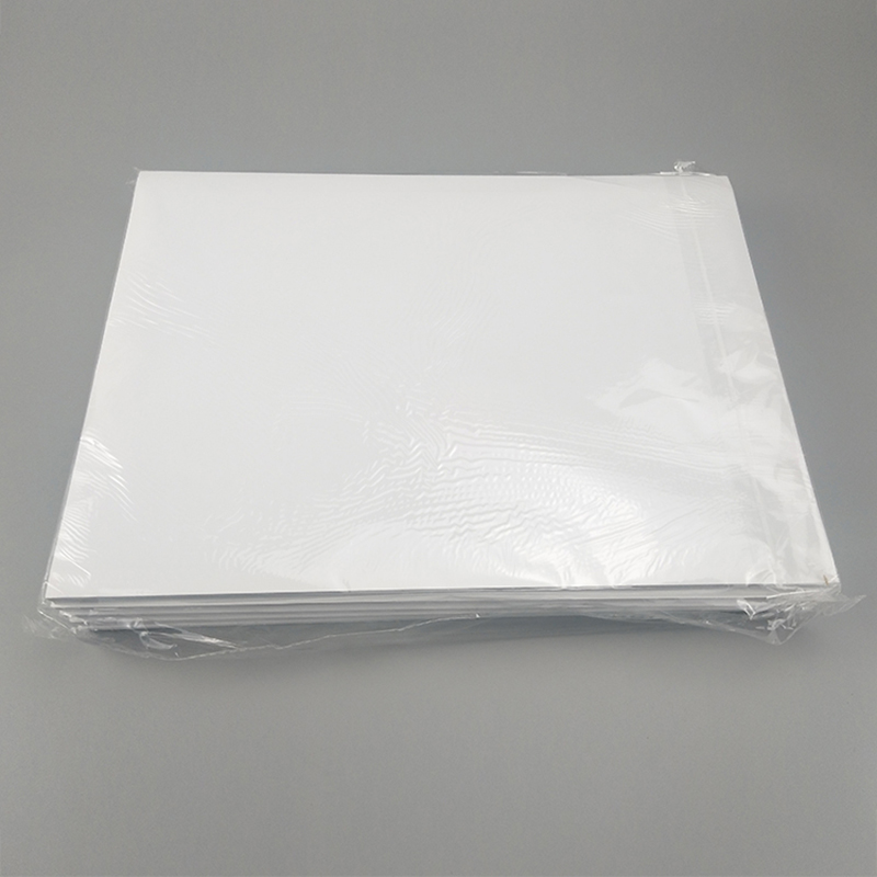 ডিসিআর প্যাড সাদা ব্যাকগ্রাউন্ড